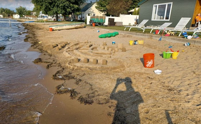 Reflections on the Lake (Gas Lite Manor) - From Web Listing (newer photo)